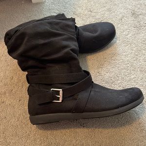 Women’s black boots